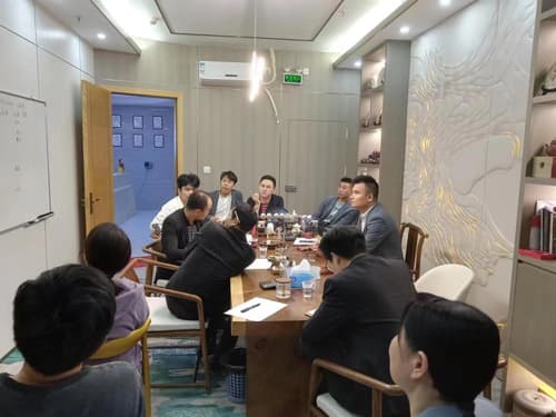 广东华冠建筑装饰总结探讨3月客户加强服务